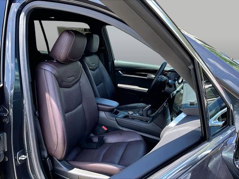 Used 2021 Cadillac XT6 Premium Luxury FWD image 9