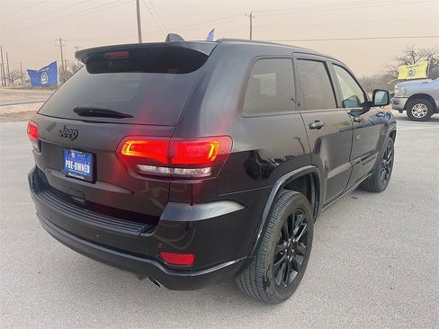Used 2020 Jeep Grand Cherokee Altitude image 5