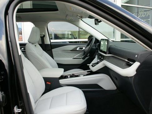 New 2026 Ford Explorer Platinum w/ LUX Leather Package image 44