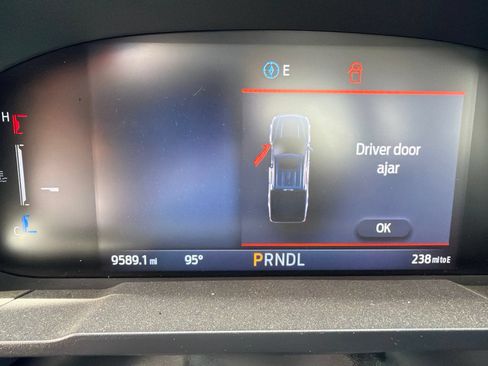 Used 2025 Ford Maverick XLT FWD image 5