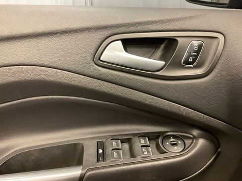 Used 2017 Ford Escape SE w/ Equipment Group 201A AWD/4WD image 12
