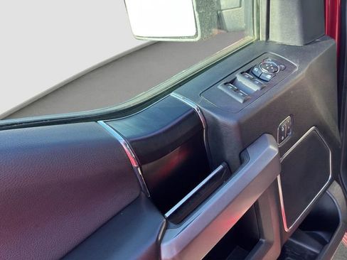 Used 2019 Ford F150 Platinum w/ Equipment Group 701A Luxury AWD/4WD image 17
