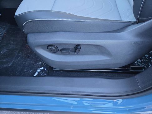 New 2025 Volkswagen Tiguan SE R-Line image 12