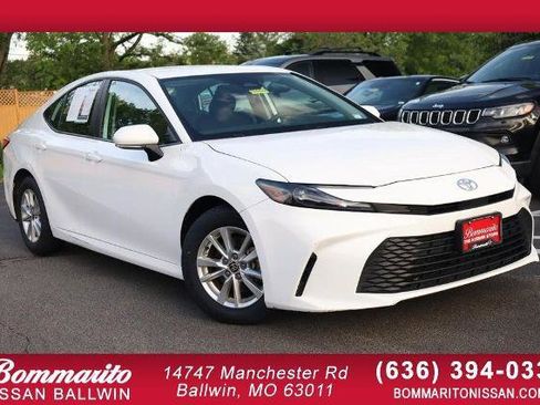 Used 2025 Toyota Camry LE FWD image 1