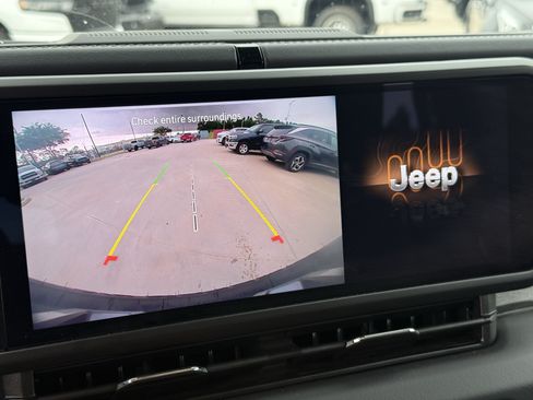 Used 2025 Jeep Wrangler Unlimited Sahara AWD/4WD image 22