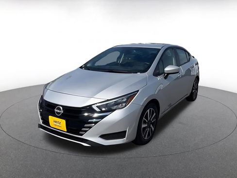 Used 2025 Nissan Versa SV FWD image 7