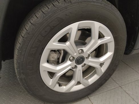 Used 2025 Jeep Compass Latitude AWD/4WD image 31