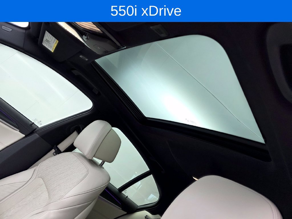 Used 2021 BMW M550i xDrive w/ Premium Package AWD/4WD image 12