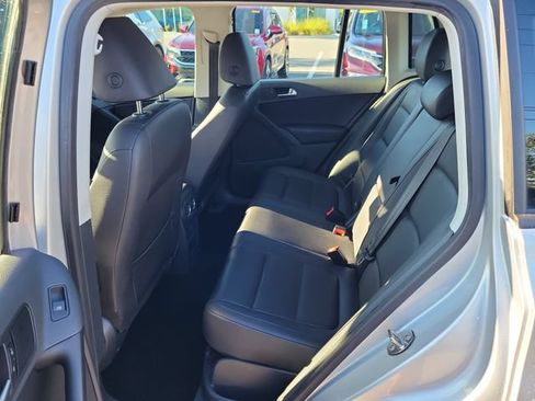 Used 2017 Volkswagen Tiguan S FWD image 11