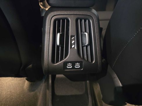 Used 2025 BMW X2 xDrive28i w/ Technology Package image 17