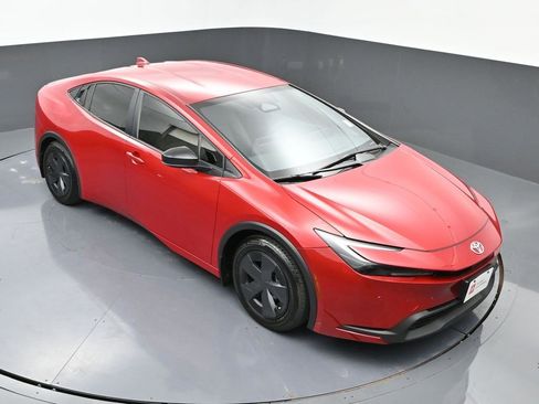 Used 2024 Toyota Prius LE image 38