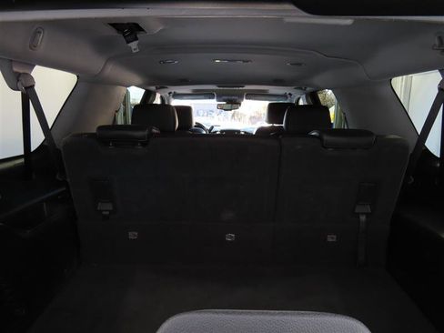 Used 2020 Chevrolet Suburban LT image 10