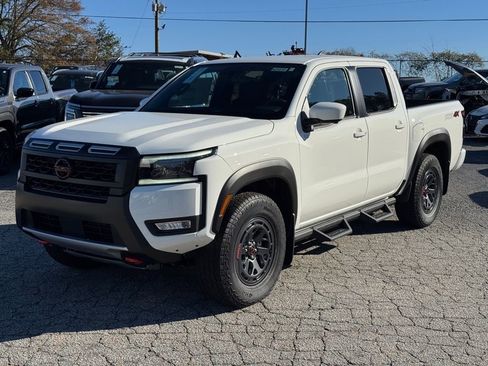 New 2026 Nissan Frontier PRO-4X w/ Pro-4x Convenience Package image 7