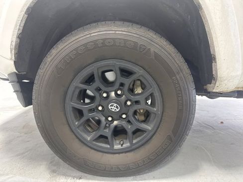 Used 2020 Toyota Tacoma SR5 image 11