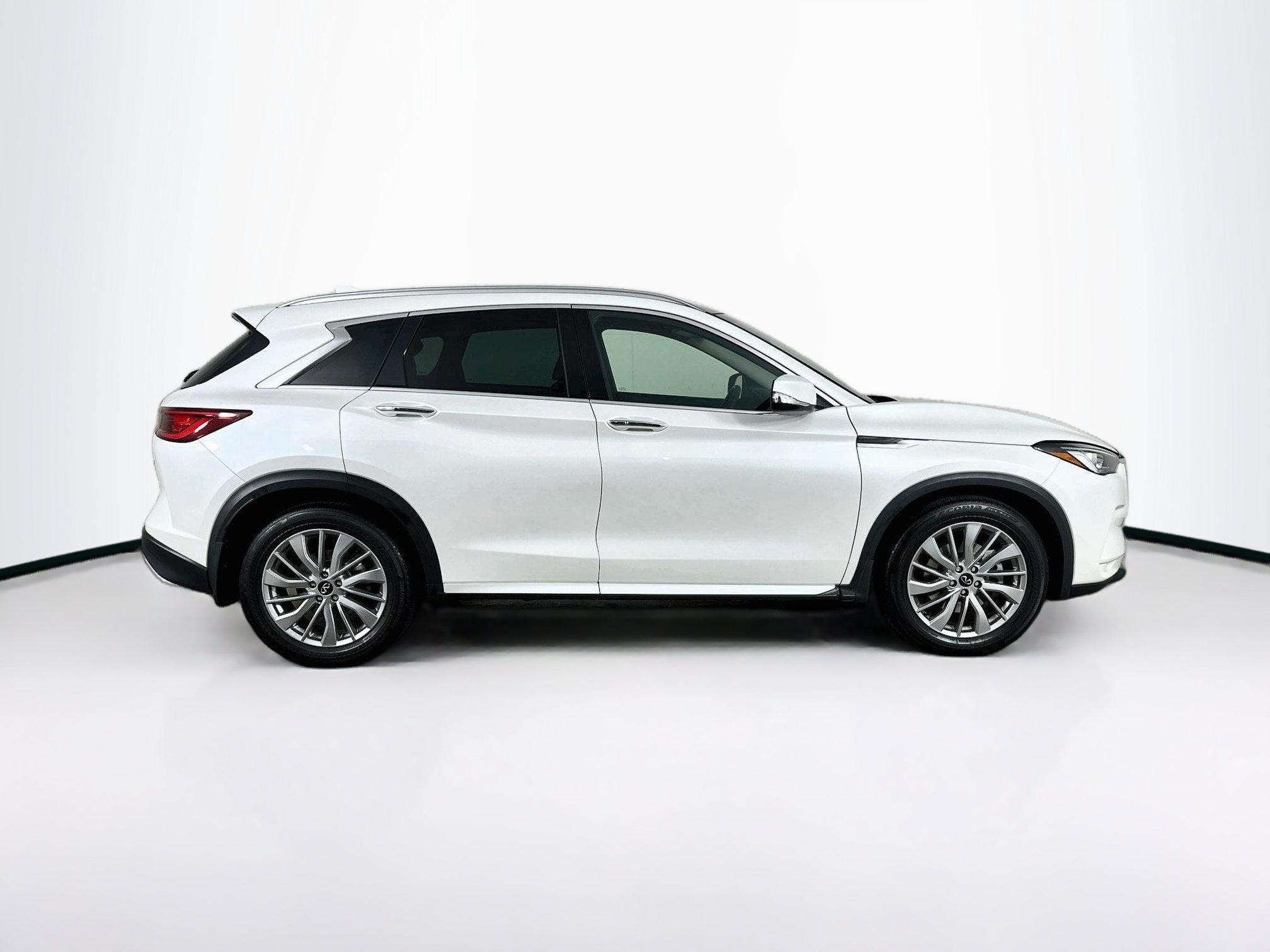 Used 2023 INFINITI QX50 Luxe AWD/4WD image 10