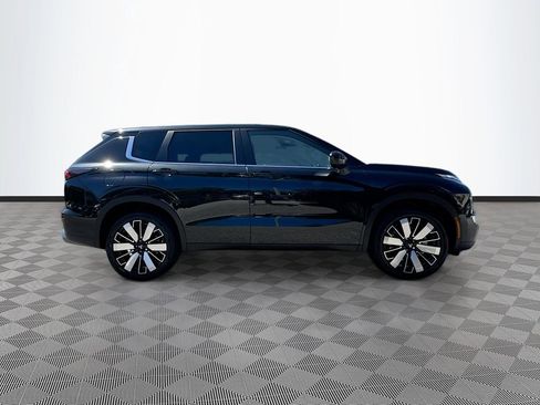 Used 2025 Mitsubishi Outlander SE FWD image 5