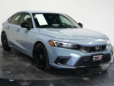Used 2024 Honda Civic Sport image 3