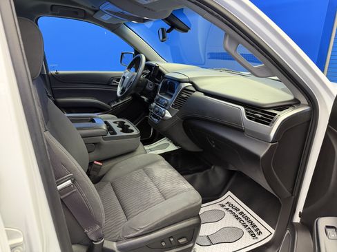 Used 2015 Chevrolet Suburban 4WD image 24