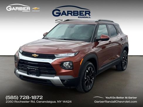 Used 2021 Chevrolet TrailBlazer LT w/ Convenience Package AWD/4WD image 1