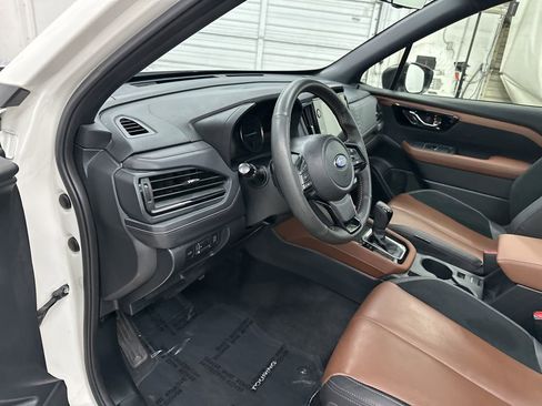 Used 2025 Subaru Forester Touring image 9