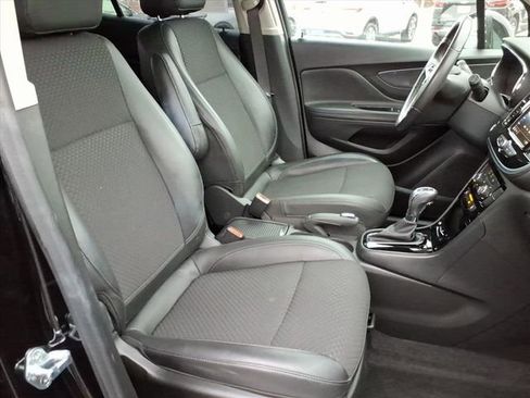 Used 2021 Buick Encore Preferred w/ Safety Package image 23