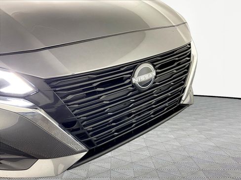 Used 2024 Nissan Altima 2.5 S FWD image 29