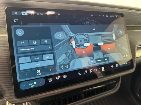 Used 2023 Rivian R1S Adventure image 20