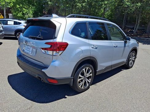 Used 2023 Subaru Forester Limited AWD/4WD image 9