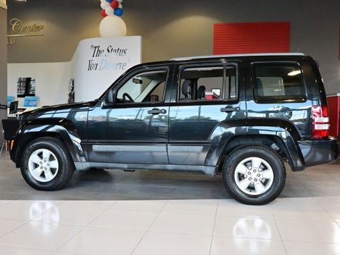 Used 2012 Jeep Liberty Sport AWD/4WD image 8