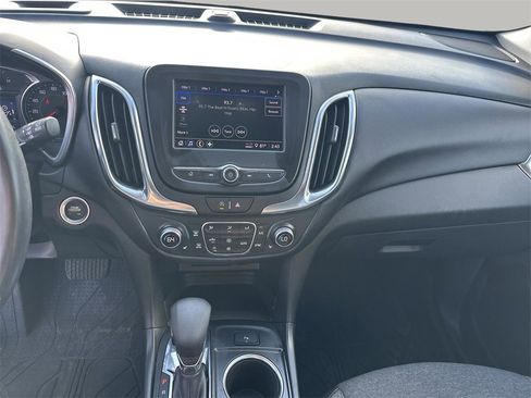 Used 2022 Chevrolet Equinox LT image 25