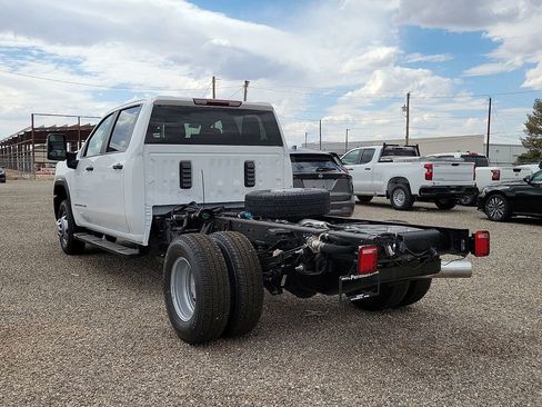 New 2026 GMC Sierra 3500 Pro w/ Fleet Convenience Package image 4