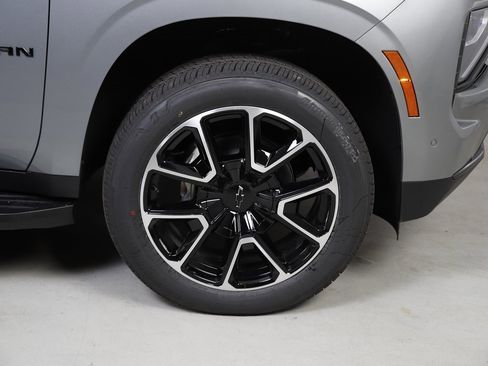 New 2026 Chevrolet Suburban RST w/ RST Capability Package image 6