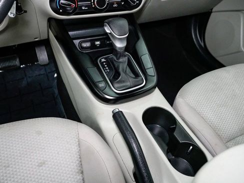 Used 2023 Kia Soul LX image 20