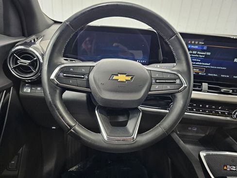 Used 2025 Chevrolet Equinox LT w/ Convenience Package II AWD/4WD image 13