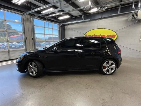 Used 2017 Volkswagen GTI SE FWD image 2