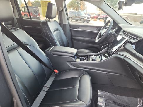 Used 2023 Jeep Grand Cherokee 4WD 4xe image 20