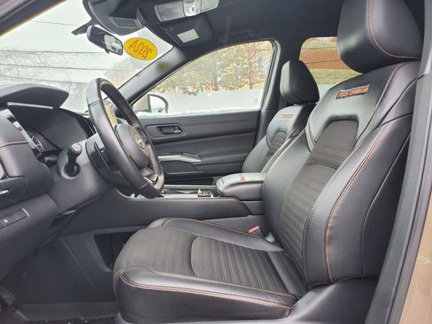 Used 2024 Nissan Pathfinder Rock Creek image 15