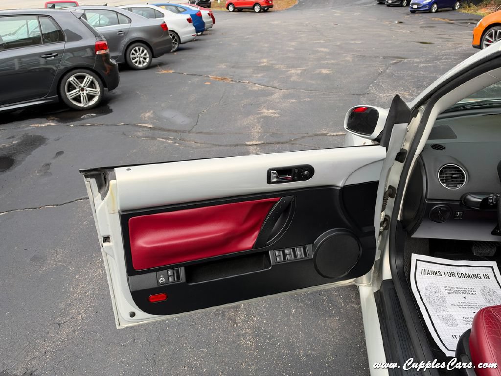 Used 2009 Volkswagen Beetle Blush FWD image 5