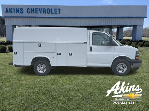 New 2026 Chevrolet Express 3500 w/ Power Convenience Package RWD image 4