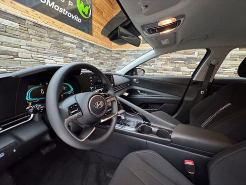 New 2026 Hyundai Elantra Hybrid FWD image 19