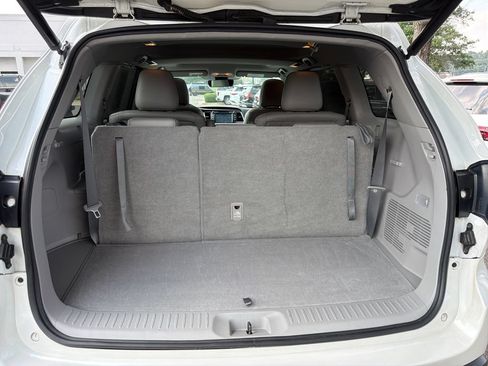 Used 2017 Toyota Highlander XLE FWD image 33