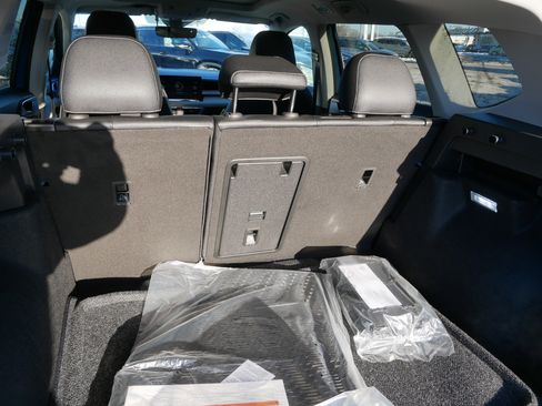 New 2026 Volkswagen Taos SEL image 6