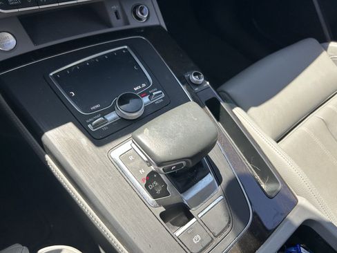 Used 2019 Audi Q5 2.0T Premium Plus w/ Premium Plus Package AWD/4WD image 20
