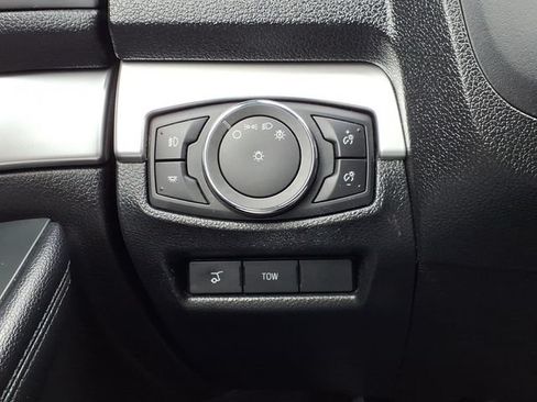 Used 2017 Ford Explorer XLT w/ Equipment Group 202A AWD/4WD image 20