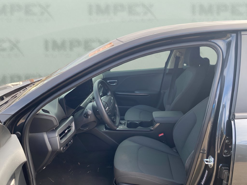Used 2025 Kia K4 FWD image 9