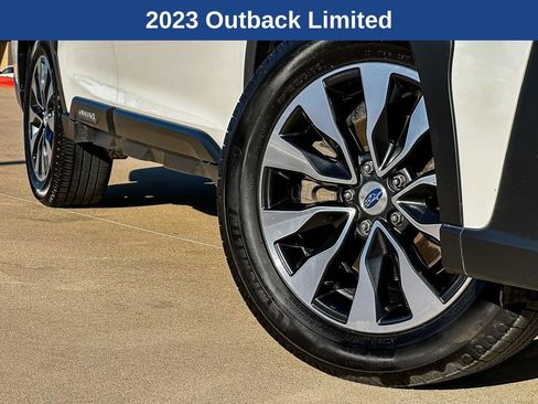Used 2023 Subaru Outback Limited image 2