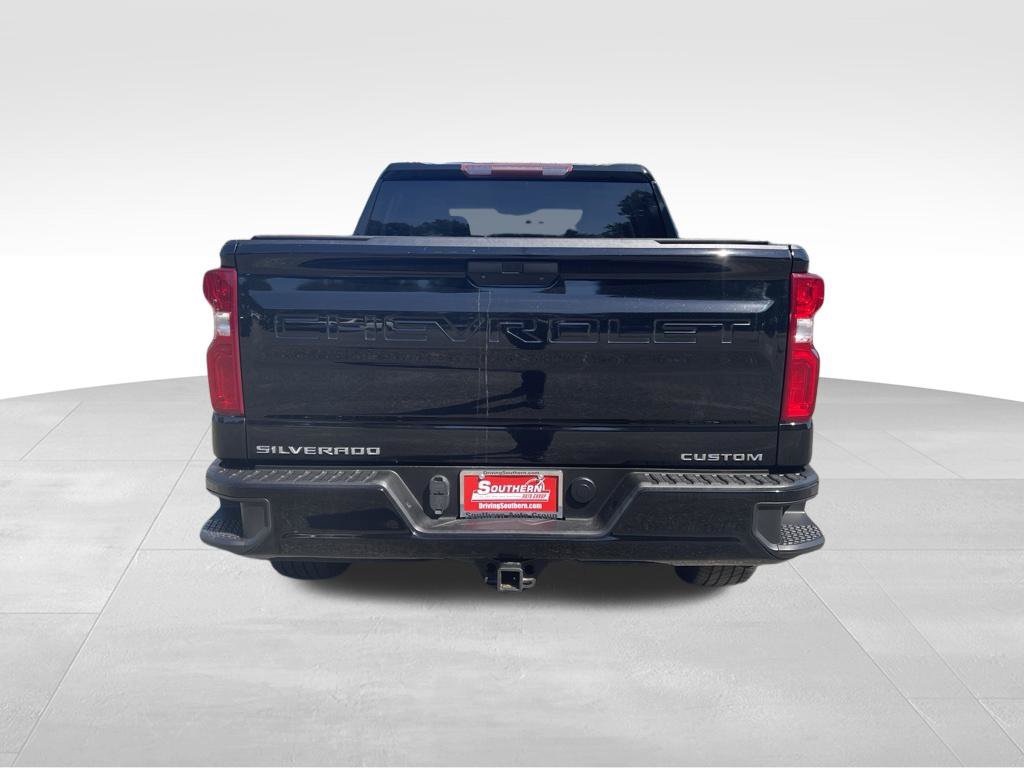 Used 2020 Chevrolet Silverado 1500 Custom w/ Custom Value Package AWD/4WD image 4