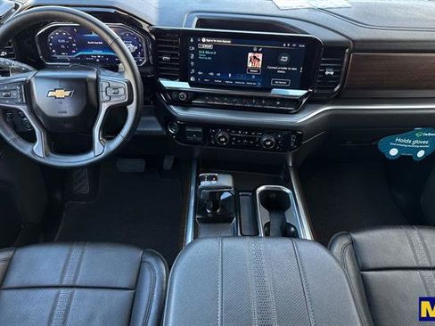 Used 2025 Chevrolet Silverado 1500 High Country w/ Technology Package image 16