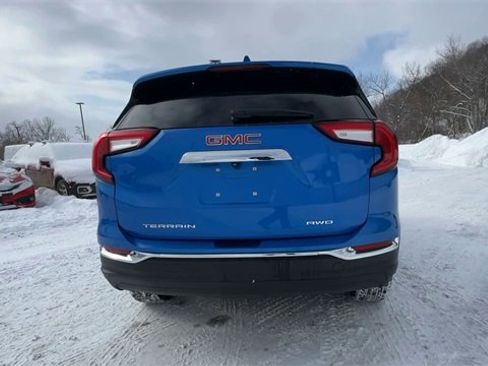 Used 2024 GMC Terrain SLT image 7