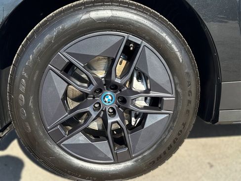 Certified 2023 BMW iX xDrive50 image 15
